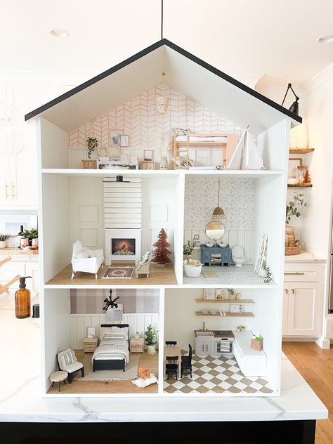 Diy Doll House Plans, Dolls House Diy Ideas, Wood Dollhouse Diy, Barbie Dolls House Diy, Custom Doll House, Home Made Dollhouse, Doll House Repurpose, Dollhouse Design Ideas, Doll House Design Ideas