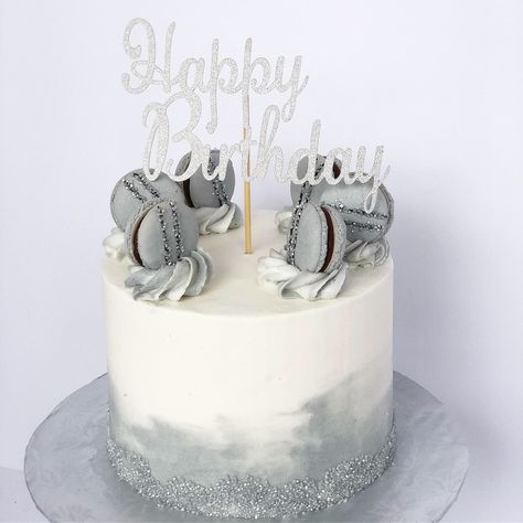 Grey And White Birthday Cake, Men Cakes Birthday, Grey Birthday Cake, White And Silver Cake, Birthday Cake For Boy, Silver Birthday Cake, Man Birthday Cake, Cakes For Teenagers, Cake For Boy