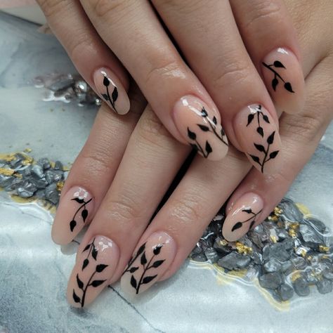 Black Floral Acrylic Nails, Nails Vine Design, Vine Nails Acrylic, Black Vine Nail Art, Nails With Ivy Design, Nail Designs Vines, Wedding Nails With Vines, Vine Flower Nails, Black Flower Design Nails