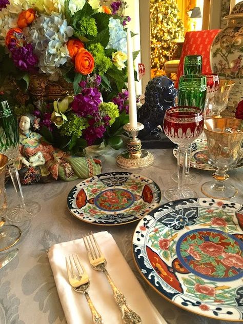 Beaux Mondes Designs: Chinoiserie Theme Table Setting for Christmas Eve Chinoiserie Tablescape, Table Setting For Christmas, Chinoiserie Table, Entertaining Tablescapes, Become Confident, Christmas Eve Dinner, Luxury Tableware, Dinner Table Decor, America's Test Kitchen