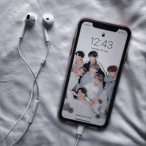 Kpop Phone Cases, Album Cover Wallpaper Collage, Photo Phone Case, Ladybug Wallpaper, Iphone Obsession, Phone Inspiration, Apple Phone Case, Homescreen Iphone