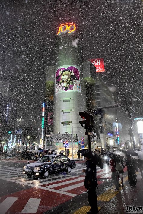 Tokyo - Shibuya 109 on Valentine's Day 2011 Shibuya Photography, Tokyo Wallpaper, Tokyo Vintage, Japan Pics, Tokyo Shibuya, All About Japan, Turning Japanese, Day Dreaming, Go To Japan