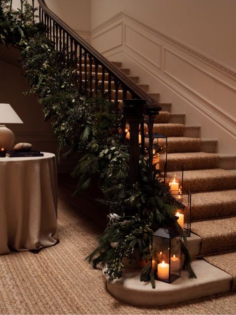 Zara Home Christmas, British Christmas, Christmas Stairs, Christmas Staircase, Cozy Christmas Decor, Christmas Shoot, Dark Christmas, Classy Christmas, Christmas Decor Inspiration