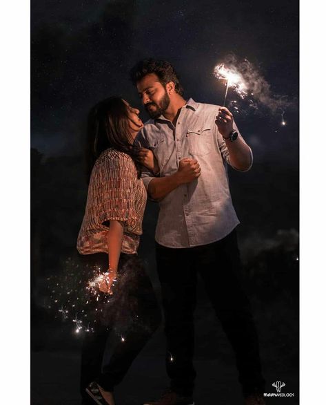 Diwali Photography Poses For Couple, Couples Candid Photography, Pre Wedding Photoshoot Props, Diwali Photography, Diwali Pictures, Diwali Photos, Pre Wedding Photoshoot Outfit, Wedding Photoshoot Props, Pre Wedding Shoot Ideas