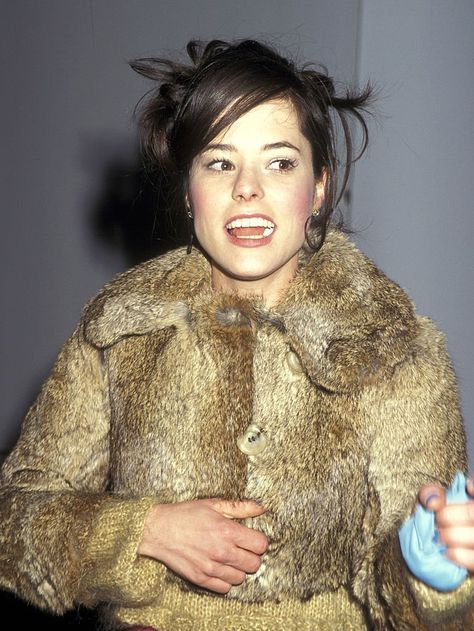 Parker Posey 90s, Parker Posey, 90s Outfit, Girl Swag, Irises, Soft Grunge, Party Girls, Types Of Fashion Styles, Caterpillar