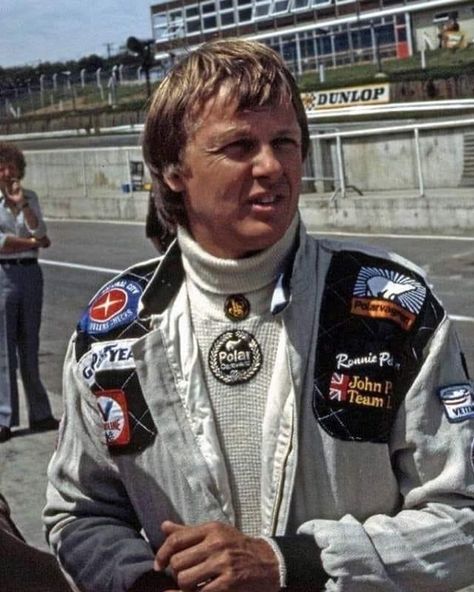 F1 Retro, Ronnie Peterson, Indy Car Racing, Racing Drivers, Need For Speed, Indy Cars, Motor Racing, F1 Drivers, Car Racing