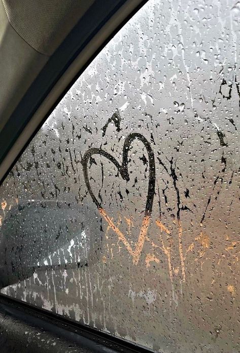 Rain Window, Rainy Window, Rainy Mood, Classroom Pictures, Rainy Day Aesthetic, Instagram Russia, Free Download Photoshop, Heart Mirror, Autumn Magic