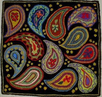 What is a Scrappy Rug? – Martina Lesar Rug Hooking Patterns Primitive, Diy Locker, Wool Rug Hooking, Hooking Rugs, Rug Hooking Designs, Primitive Rug Hooking, Paisley Rug, Primitive Rug, Boho Paisley