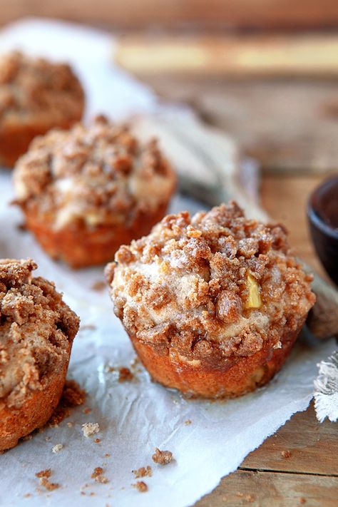 Apple Crumble Muffins Recipes, Apple Crumble Muffins Healthy, Apple Cider Cream Cheese Muffins, Pumpkin Cream Cheese Crumble Muffins, Strawberry Cream Cheese Muffins With Streusel Crumb Topping, Apple Crumble Muffins, Apple Pie Muffins, Streusel Muffins, Apple Cream Cheese