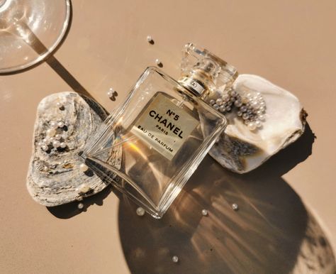 Chanel N5 Aesthetic, Chanel No 5 Aesthetic, Wine Glass Aesthetic, Aesthetic Flatlay, Glass Aesthetic, Chanel No5, Chanel Aesthetic, Parfum Chanel, Paris Vibes