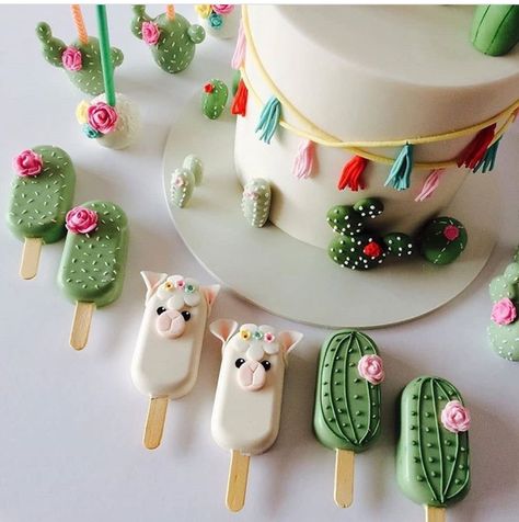 Cactus Decorations, Cactus Indoor, Popsicles Cake, Cactus Cake, Garden Cactus, Llama Party, Indoor Cactus, Llama Birthday, Cactus Party