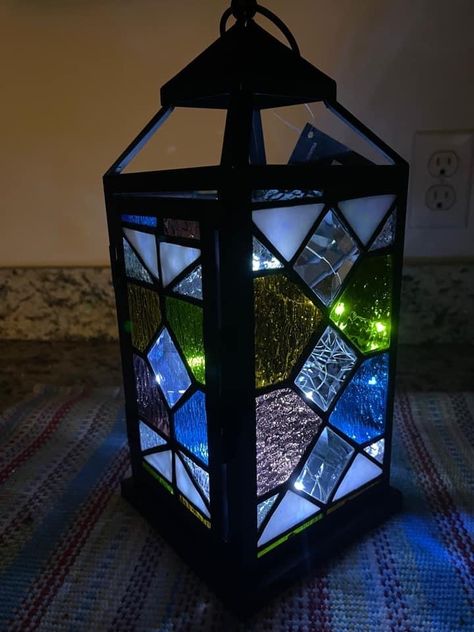 Stain Glass Lanterns, Stained Glass Lanterns Pattern, Painted Lanterns, Stained Glass Candle Holders, Stained Glass Candles, Glass Painting Patterns, Stained Glass Door, Lantern Ideas, Glass Painting Designs