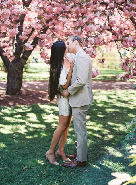 Brooklyn Botanical Garden Photoshoot, Botanic Garden Engagement Photos, Botanical Garden Photoshoot, Cherry Blossom Engagement, Garden Photoshoot, Garden Engagement Photos, Brooklyn Botanical Garden, Brooklyn Botanic Garden, Garden Engagement