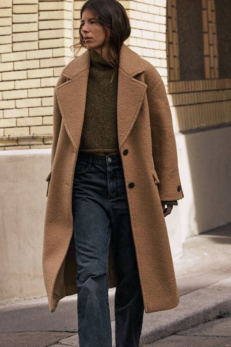 The 21 Best Zara Coats to Shop Right Now | Who What Wear UK Caramel Coat Outfit, Casual Chique Stijl, Style Désinvolte Chic, Boucle Coat, Fall Cardigans, Zara Coat, Clothing Staples, Stylish Mom, Fall Outfit Ideas