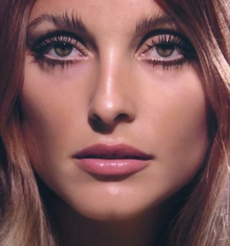 https://flic.kr/p/2kCMx8a | Sharon Tate (1967) 70s Makeup Disco, Sharon Tate Makeup, Vintage Makeup Looks, 60s Makeup, 70s Makeup, Hollywood Pictures, Fall Makeup Looks, Sharon Tate, Valley Of The Dolls