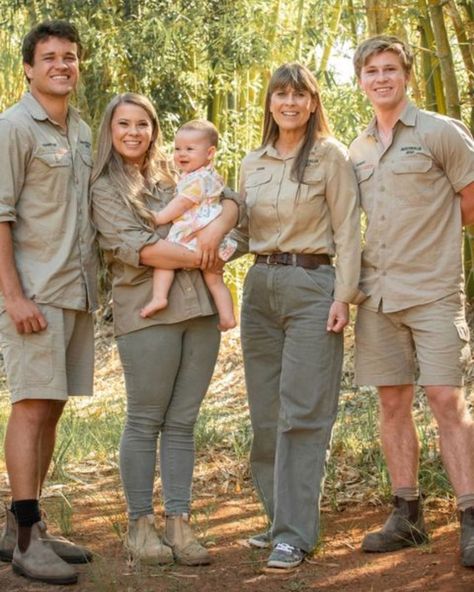 Irwin Family Fan on Instagram: “Happy Easter Monday🌸🐰” Happy Easter Monday, Irwin Family, Robert Irwin, Bindi Irwin, Easter Monday, Day Left, Days Left, Animal Planet, Season 4