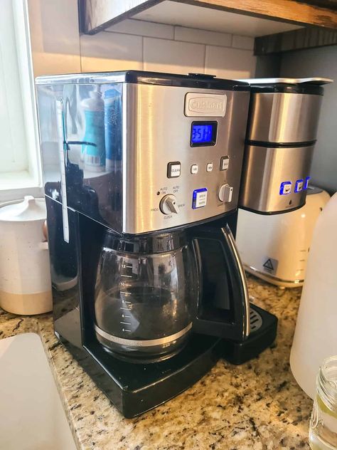 How To Clean Cuisinart Coffee Maker, How To Clean A Coffee Maker, Clean A Coffee Maker, Dual Coffee Maker, Keurig Cleaning, Coffee Maker Cleaning, Cuisinart Coffee Maker, Coffee Basket, Baking Soda And Vinegar