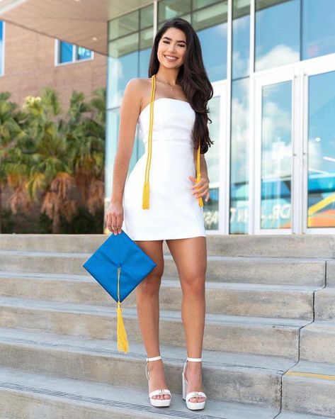 Blue Cap And Gown Graduation Outfit, December Graduation Outfit College, Outfit Graduacion, Graduation Photos College, Graduation Outfit College, Graduate Nurse, Thank The Lord, Nursing Graduation Pictures, Being A Nurse