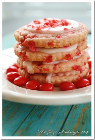 Cinnamon Candy Cookies with Vanilla Icing Cinnamon Candies, Christmas Cookie Frosting, Red Hots Candy, Frosted Sugar Cookies, Cinnamon Sugar Cookies, Cinnamon Candy, Sweet Treats Desserts, Tea Ideas, Baking Items