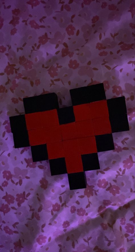 Minecraft Heart, Minecraft Diy Crafts, Cube Craft, Minecraft Diy, Ideas Para Minecraft, Cd Aesthetic, Minecraft Room, Bf Gifts, Creative Gifts For Boyfriend