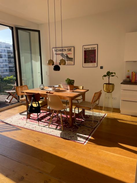 Apartment Dining Room Aesthetic, Berlin Living Room, Milan Apartment Aesthetic, European Apartment Aesthetic, Berlin Apartment Aesthetic, European Apartment, Apartment Chairs, Milan Apartment, Berlin Apartment