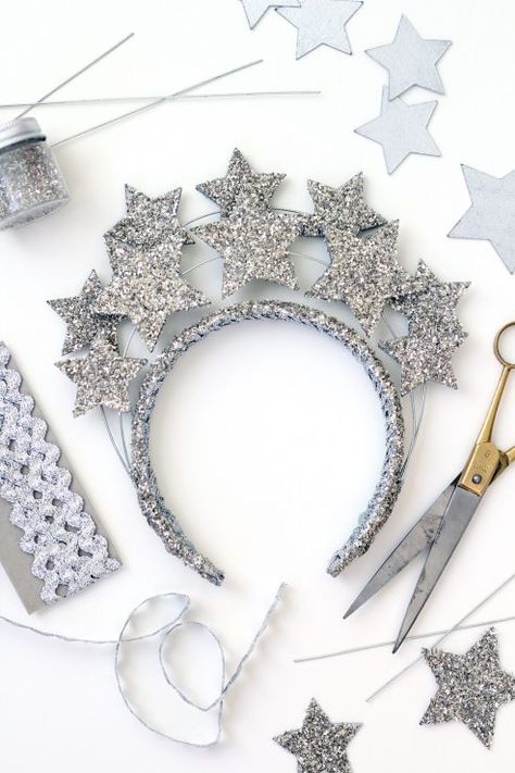 Star Crown, Star Costume, Diy Crown, Tea Party Hats, Nye Party, New Year's Crafts, New Years Eve Decorations, Glitter Stars, Eve Parties