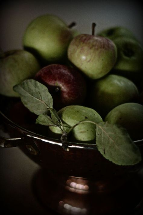 Apple Pie Day Apple Galette, Pie Day, Fresh Fruit Recipes, Apple Pear, Fall Fruits, Beautiful Fruits, Tutti Frutti, Fruit And Veg, Fruit Recipes