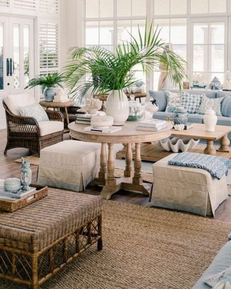 Hamptons Style Family Room, Hamptons Style Apartment, Beach Hamptons Interior Design, Coastal Living Rooms With Sectionals, Costal Hampton Style, British Coastal Interiors, Hampton Home Interior, The Hamptons Houses Interior, Hampton Beach House Decor