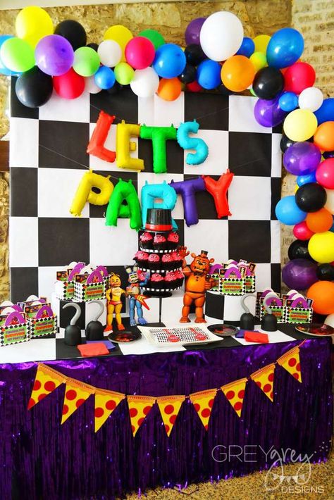 Five Nights At Freddy's Party, Fnaf Cakes Birthdays, Five Nights At Freddy's Birthday, Pear Pudding, Fnaf Cake, Boy Birthday Party Themes, 9th Birthday Parties, 10th Birthday Parties, 14th Birthday