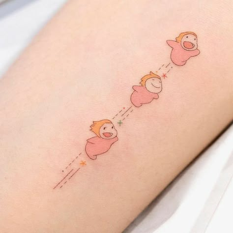 Cute Howls Moving Castle Tattoo, Studio Glibly Tattoo, Thinking Tattoo, Tatuaje Studio Ghibli, Grace Tattoos, Studio Ghibli Tattoo, Tattoo Time, Ghibli Tattoo, 4 Tattoo