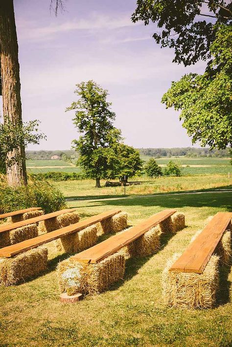 Perfect Rustic Wedding Ideas ❤ See more: http://www.weddingforward.com/rustic-wedding-ideas/ #weddings Unique Rustic Wedding, Rustic Wedding Decorations, Rustic Backyard, Ceremony Seating, Hay Bales, Wedding Forward, Rustic Country Wedding, Rustic Chic Wedding, Western Wedding