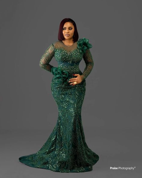 Tailor Catalogue | Designer @tashvogueglobal #tailorcataloguepage | Instagram Valvet Dress Design, Lace Styles For Women Gown, Mama Lace Gown Styles, Style For Bridesmaid Dress, Green Lace Dress Styles, Lace Gown Style For Women, Lace Gowns For Women, Gown For Lace, Bridal Lace Styles