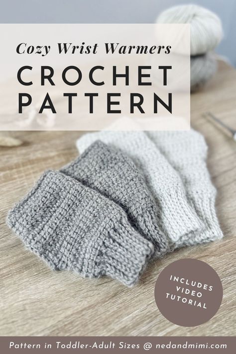 Kids Cardigan Crochet, Crochet Gift Patterns Free, Wrist Warmers Crochet, Crochet Kids Blanket, Crochet Mitts, Crochet Hand Warmers, Crochet Wrist Warmers, Crochet Garments, Crochet Accessory