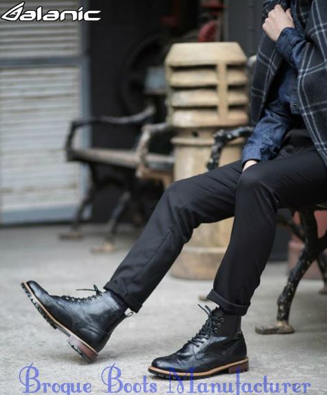 There are about tens and hundreds of different brogue shoe manufacturers / sellers / brands that speak about specializing in these shoes Wingtip Boots, Wingtip Shoes, Brogue Boots, Boating Outfit, Dapper Gentleman, Stylish Men, Wearing Black, Mens Fashion Casual, Gq