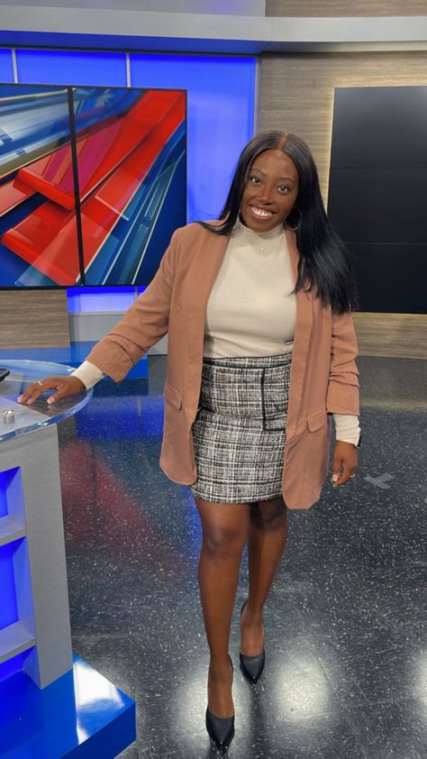 Cute plaid like skirt with tan turtle necks and maude blazer. #anchor #reporter #tv #news #outfits #womenclothing #outfitsforwomen #blackwomen #fall #skirt #plaid #blazer Tv Anchor Outfits Women, Tv News Reporter Outfits, Reporter Outfits Women, News Anchor Outfit Women, News Anchor Outfit, Dress To Impress News Reporter, News Reporter Outfit, Blazer Skirt Outfit, Anchor Clothes