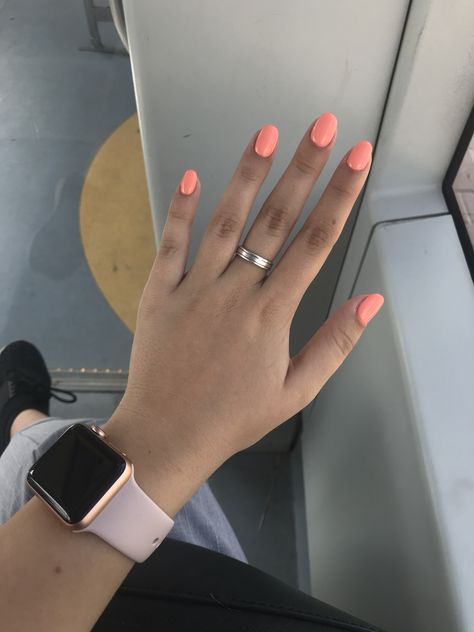 Salmon Colored Nails, Uñas Color Salmon, Salmon Nails, Summer Nails 2023 Color Trends, Nails 2023 Color Trends, 2023 Color Trends, Summer Nails 2023, Nails Art Designs, Peach Nails