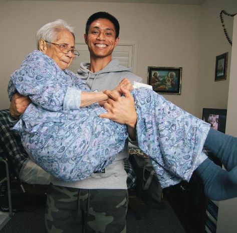 A Grandson Becomes His Grandma’s Full-Time Caretaker, as He Refuses to Let Her Live in a Home Chris Punsalan, Grandma And Grandson, Baby Live, Social Media Channels, Heartwarming Stories, Funny Text Messages, Growing Old, Caregiver, Making Friends