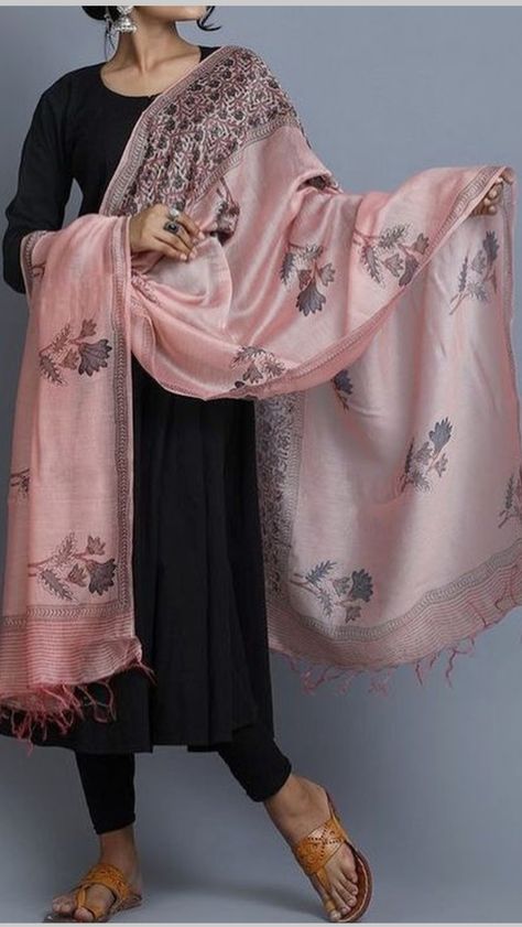 A Plain Suit to match an  Extravagant Dupatta Plain Suit With Printed Dupatta, Plain Anarkali, Wedding Shoes Black, Plain Suit, डिजाइनर कपड़े, Ideas For Painting, Painting Fabric, Indian Designer Suits, Salwar Designs