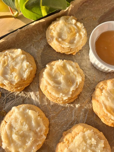 Honey Buttercream Cornbread Cookies - Kenna's Cooks Cornbread Dessert Recipes, Cornbread Cookies Crumbl, Cornbread Cookie, Cornbread Butter, Cornbread Dessert, Cornbread Cookies, Cream Corn Bread, Honey Buttercream, Baking Soda And Honey