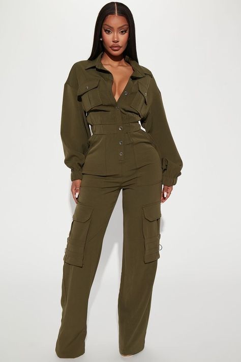 Olive Green Clothes, Green Jumpsuit Outfit, Olive Green Fashion, Baby Hairstyle, Olive Green Outfit, Yodit Yemane, Interview Outfits, Chic Evening Dress, Cargo Jumpsuit