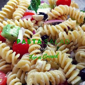 Easy No-Mayo Pasta Salad. Great to carry as a side dish for tailgating, potluck, and parties. Pasta Salad No Mayo, Salad Recipes For A Crowd, Mayo Pasta Salad Recipes, Best Potluck Dishes, Amish Macaroni Salad, Summer Potluck Recipes, Recipes For A Crowd, Bee Utiful, Salads For A Crowd