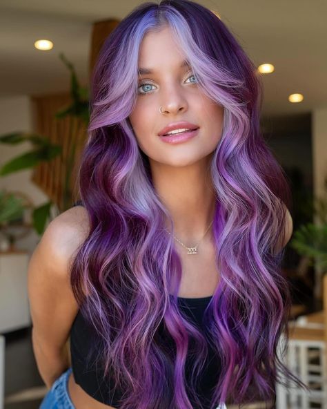 Purple Hair Highlights, Hair Styels, Plum Hair, Violet Hair, Money Piece, Gorgeous Hair Color, Dyed Hair Inspiration, Lavender Hair, Hair Color Purple