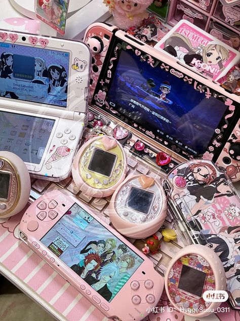 Video Game Room Design, Retro Gadgets, Nintendo Switch Accessories, Kawaii Core, Gamer Room, Cute Games, Cool Tech, Cute Little Things, Nintendo Ds