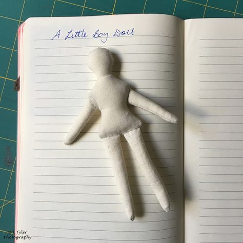 Tiny Felt Dolls Free Pattern, Small Fabric Doll Pattern, Small Rag Doll Pattern Free, Tiny Rag Doll Pattern Free, Sewing Rag Dolls, Mini Rag Doll Pattern Free, Easy Rag Doll Pattern Free, Tiny Dolls Diy, Tiny Doll Pattern Free