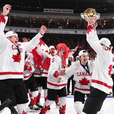 #worldjuniors #wjc #hockeycanada #canada #hockey #hc #gold Team Canada Hockey, Hockey Canada, Freshers Week, Canada Hockey, Hockey Stuff, Team Canada, Sports Art, Hockey Teams, Hockey Players