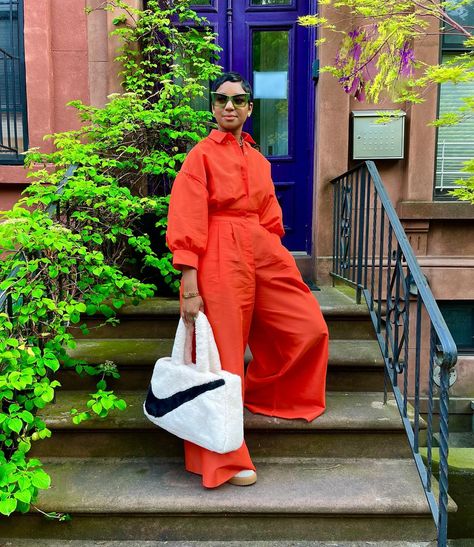 Styling A Jumpsuit, Relaxed Fashion, Puma X Fenty, Color Combos Outfit, Loungewear Fashion, Street Style Fall Outfits, Sneakers Puma, Classy Casual Outfits, Puma X