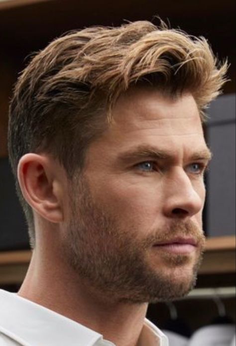 Chris Hemsworth Hair, Haircuts For Receding Hairline, Classic Mens Haircut, Young Men Haircuts, Receding Hair Styles, Mens Haircuts Short Hair, Mens Hairstyles Medium, Men's Short Hair, Men Haircut Styles