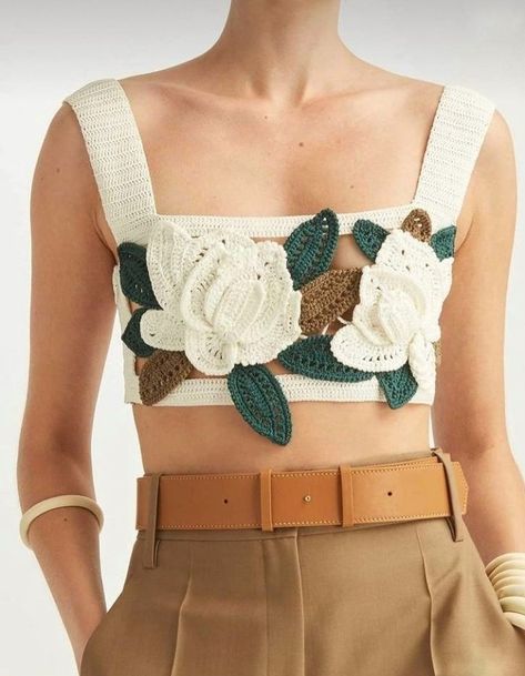 High Fashion Crochet Runway, Mode Crochet, Crochet Fashion Patterns, Crochet Top Pattern, Crochet Crop Top, Summer Crochet, Knit Fashion, Mode Inspiration, Crochet Fashion