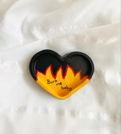 Pottery Coloring, Diy Ton, Fire Drawing, Pottery Patterns, Fire Painting, Clay Diy Projects, Ceramics Projects, Paint And Sip, Cute Room Decor