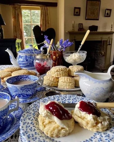 High Tea Aesthetic, 27th Birthday, Romantic Country, Shabbat Shalom, Country Estate, Fancy Cakes, Rustic Elegance, High Tea, Pretty Food